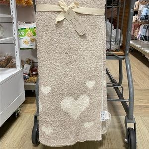 Nicole Miller Artelier Beige Tan Cream Ivory Hearts Throw Blanket 50 x 60 Luxury